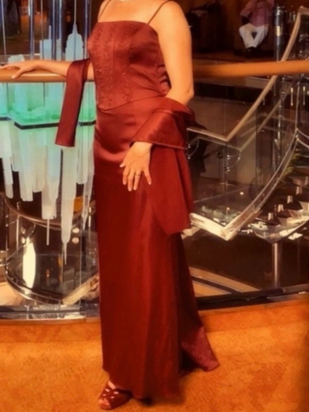 Elegant Burgundy Satin Spaghetti-Strap Evening Gown